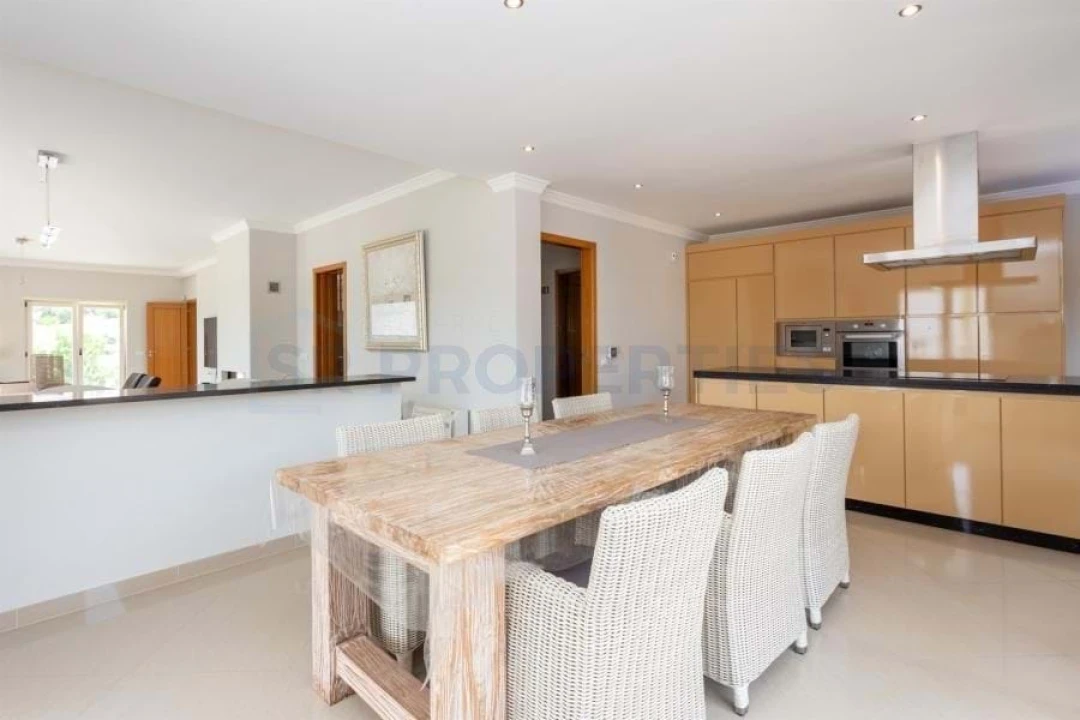 Moradia T4 para Venda em Albufeira e Olhos de Água Foto 18