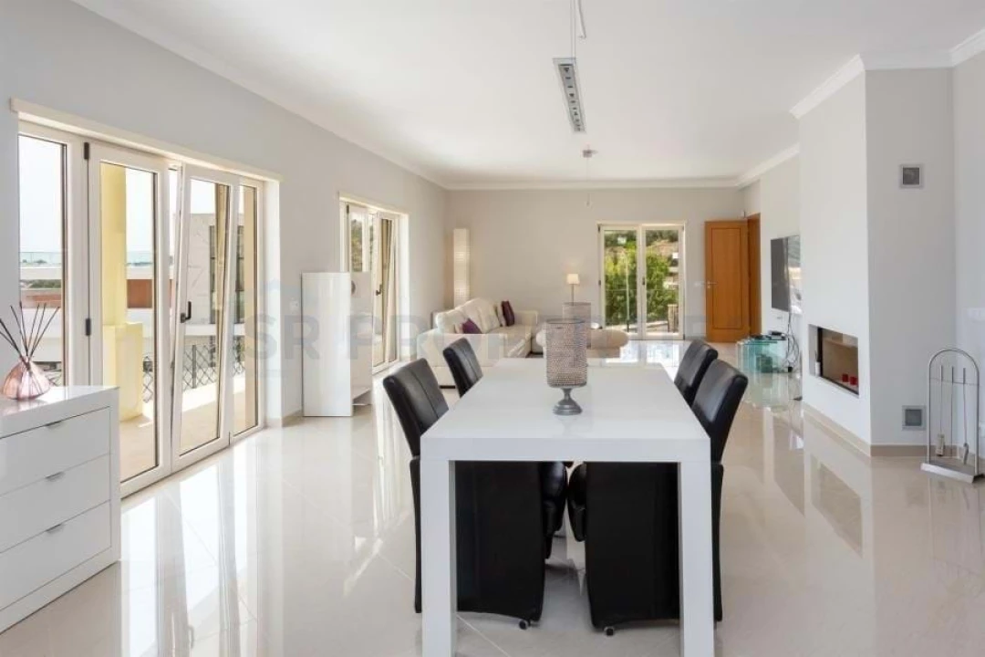 Moradia T4 para Venda em Albufeira e Olhos de Água Foto 19