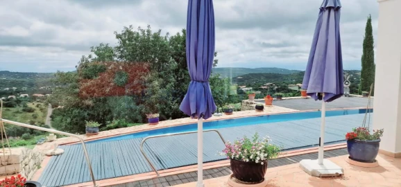 Moradia T4 para Venda em Loule (São Clemente)