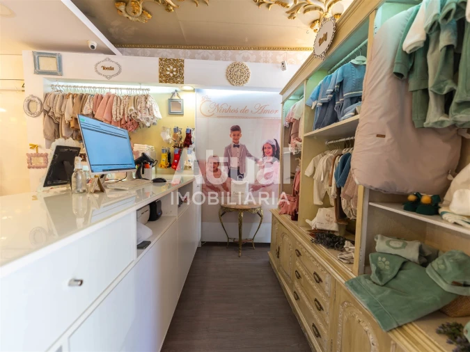 Loja para Trespasse em Oliveira, São Paio e São Sebastião Foto 7