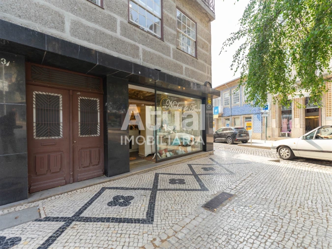 Loja para Trespasse em Oliveira, São Paio e São Sebastião Foto 30