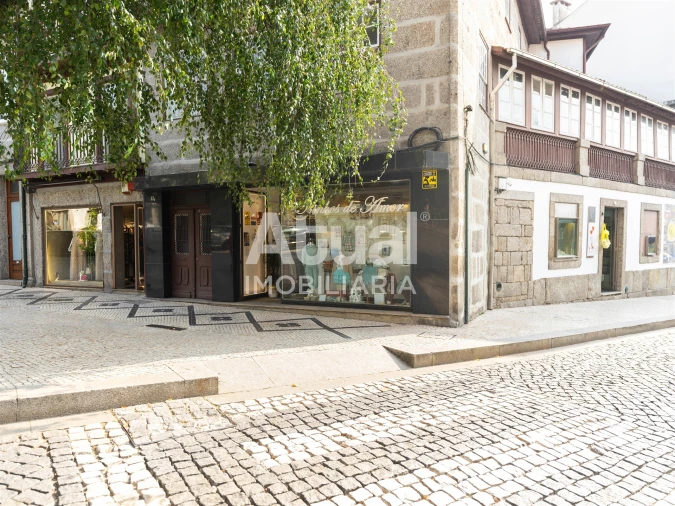 Loja para Trespasse em Oliveira, São Paio e São Sebastião Foto 31