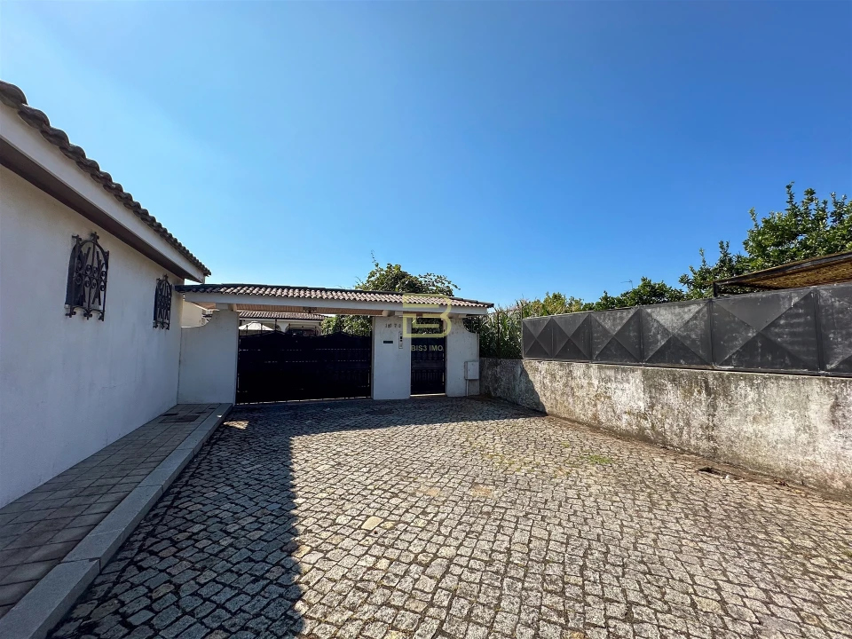 Moradia T5 para Venda em Moreira Foto 2