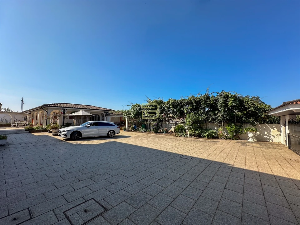 Moradia T5 para Venda em Moreira Foto 3