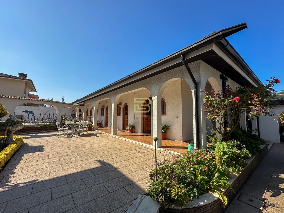 Moradia T5 para Venda em Moreira Foto 4