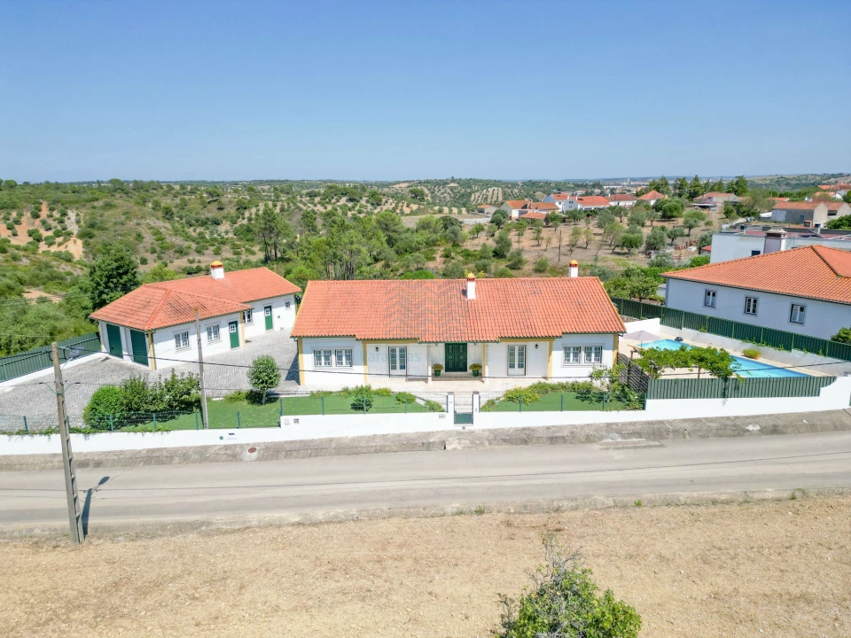 Moradia T4 para Venda em Torres Novas (São Pedro), Lapas e Ribeira Branca Foto 2