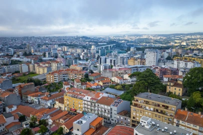Moradia T16 para Venda em Mafamude e Vilar do Paraíso