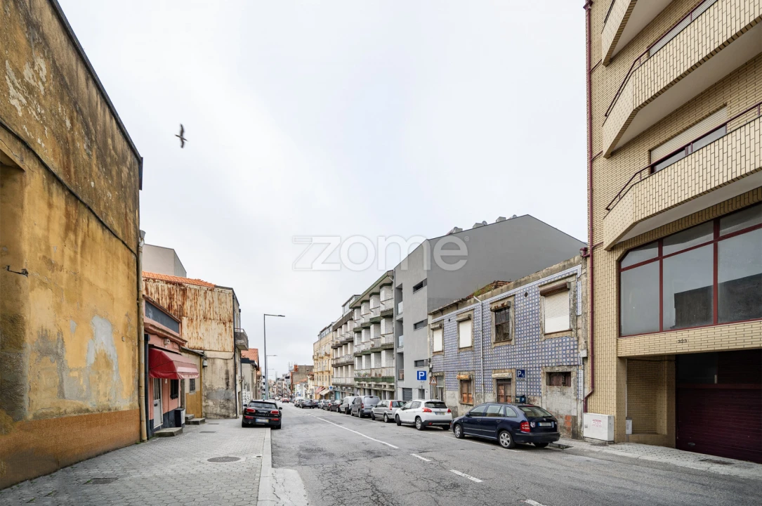 Moradia T16 para Venda em Mafamude e Vilar do Paraíso Foto 4