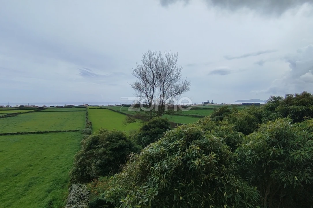 Terreno para Venda em Calhetas Foto 8