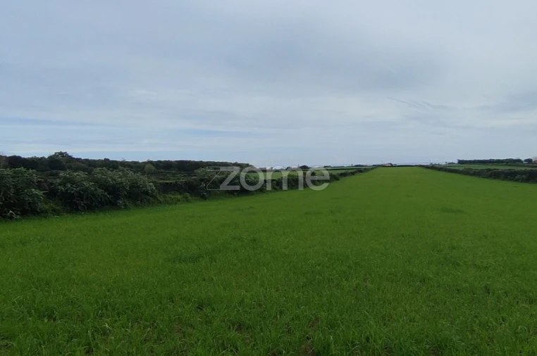 Terreno para Venda em Calhetas Foto 2