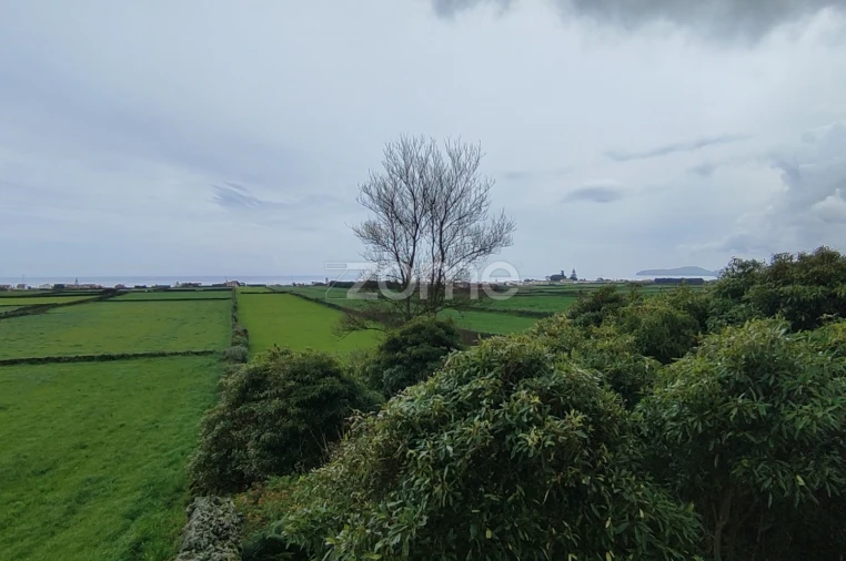 Terreno para Venda em Calhetas Foto 8