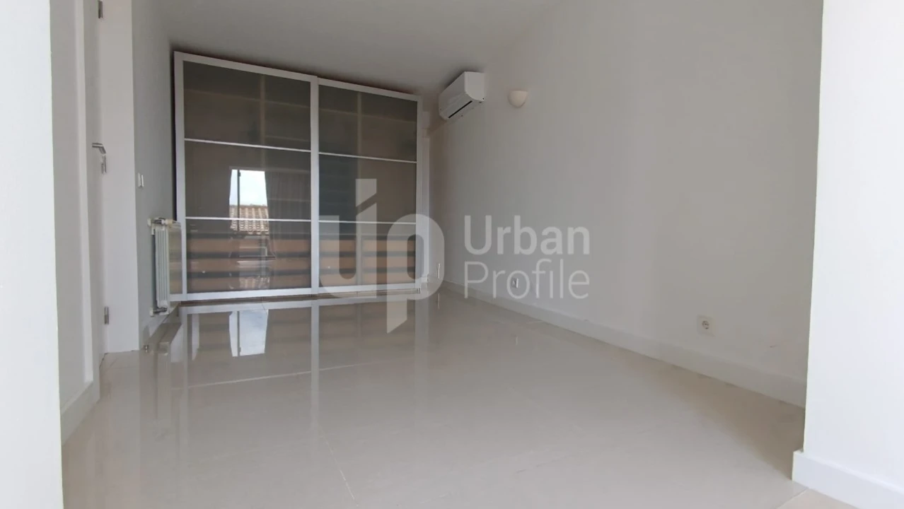 Moradia T3 para Venda em Alcabideche Foto 35
