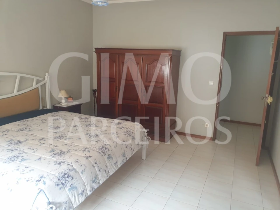 Moradia T6 para Venda em Fermentelos Foto 12