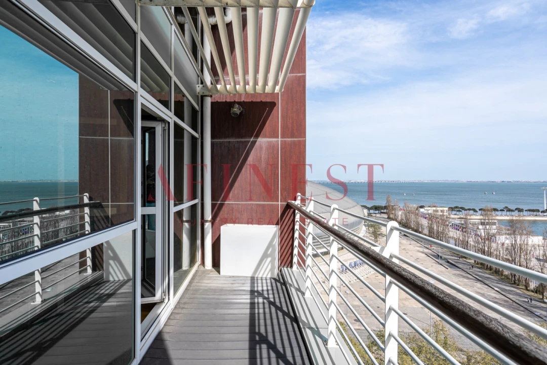 Apartamento T3 para Venda em Parque das Nações Foto 44