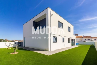 Moradia T4 para Venda em Ovar, São João, Arada e São Vicente de Pereira Jusã