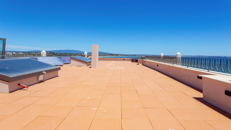 Moradia T7 para Venda em Lagos (São Sebastião e Santa Maria) Foto 35