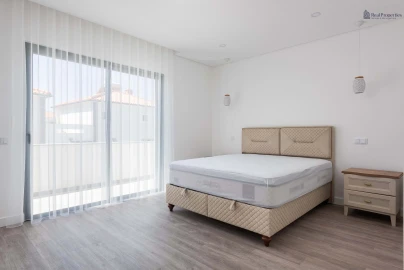 Moradia T3 para Venda em Albufeira e Olhos de Água