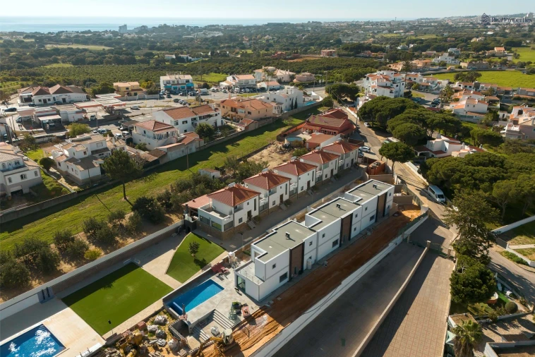 Moradia T3 para Venda em Albufeira e Olhos de Água Foto 26