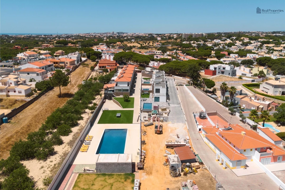 Moradia T3 para Venda em Albufeira e Olhos de Água Foto 27