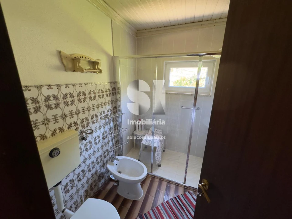 Moradia T4 para Venda em Covas do Douro Foto 13