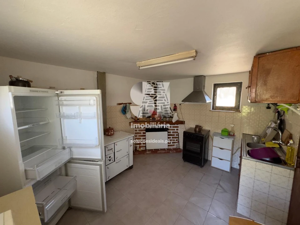 Moradia T4 para Venda em Covas do Douro Foto 7