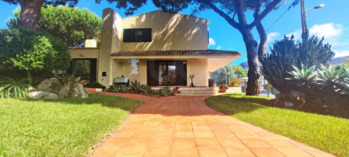 Moradia T4 para Venda em Colares Foto 3