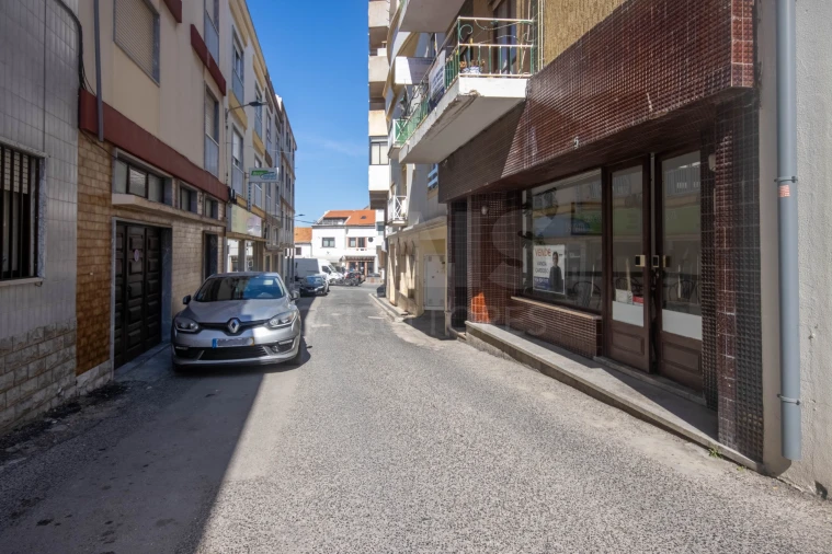 Prédio para Venda em Peniche Foto 2