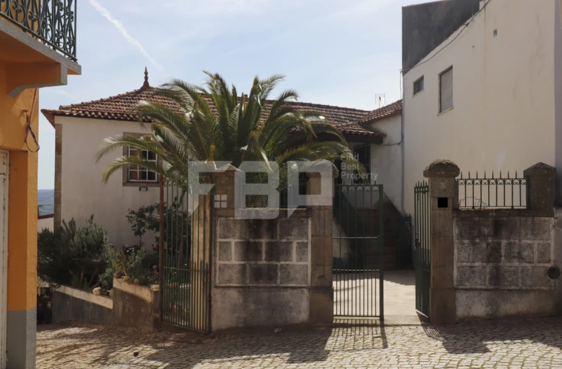 Quinta T5 para Venda em São João da Pesqueira e Várzea de Trevões Foto 1