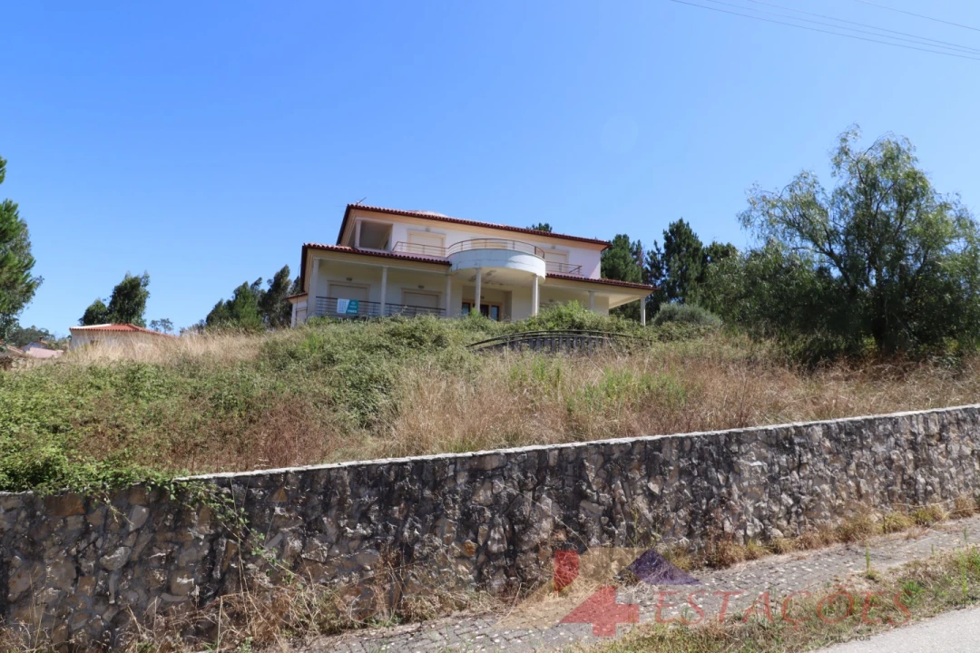Moradia T4 para Venda em Pombal Foto 1