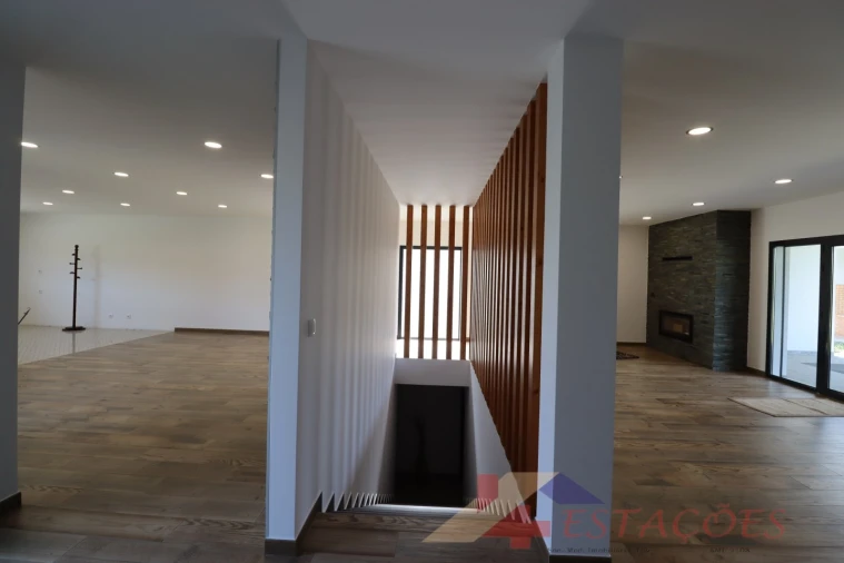 Moradia T4 para Venda em Pombal Foto 4