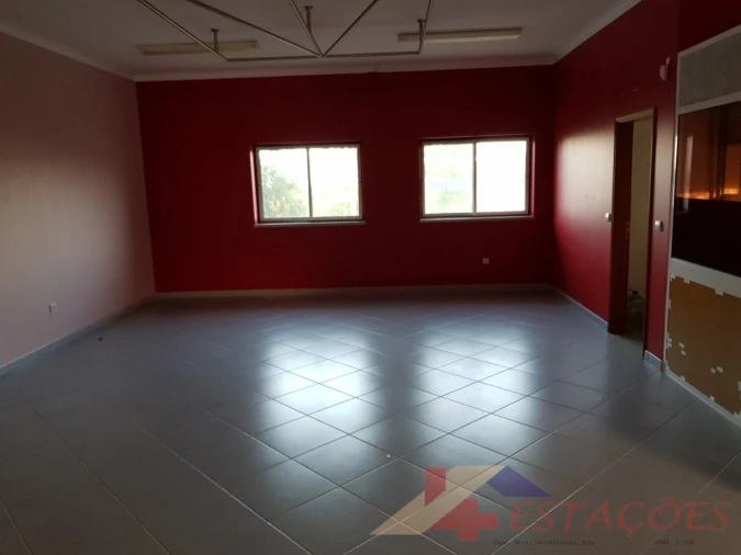 Loja para Venda em Santiago e São Simão de Litém e Albergaria dos Doze Foto 2