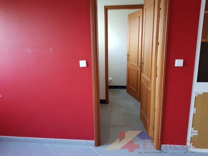 Loja para Venda em Santiago e São Simão de Litém e Albergaria dos Doze Foto 7