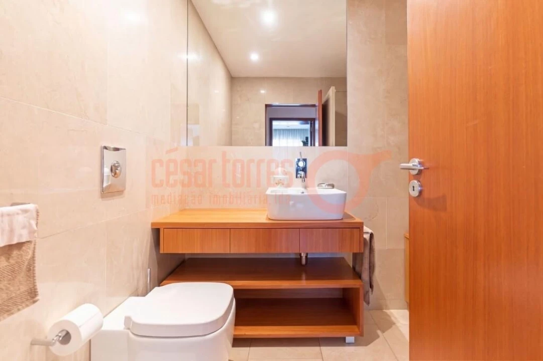 Apartamento T3 para Venda em Arcozelo Foto 15