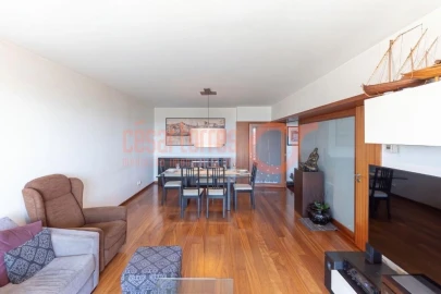 Apartamento T3 para Venda em Arcozelo