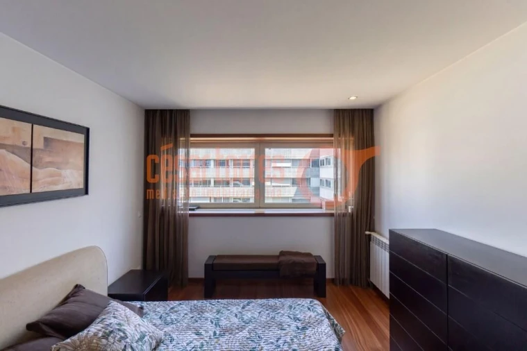 Apartamento T3 para Venda em Arcozelo Foto 11