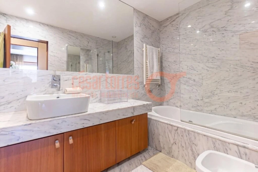 Apartamento T3 para Venda em Arcozelo Foto 9
