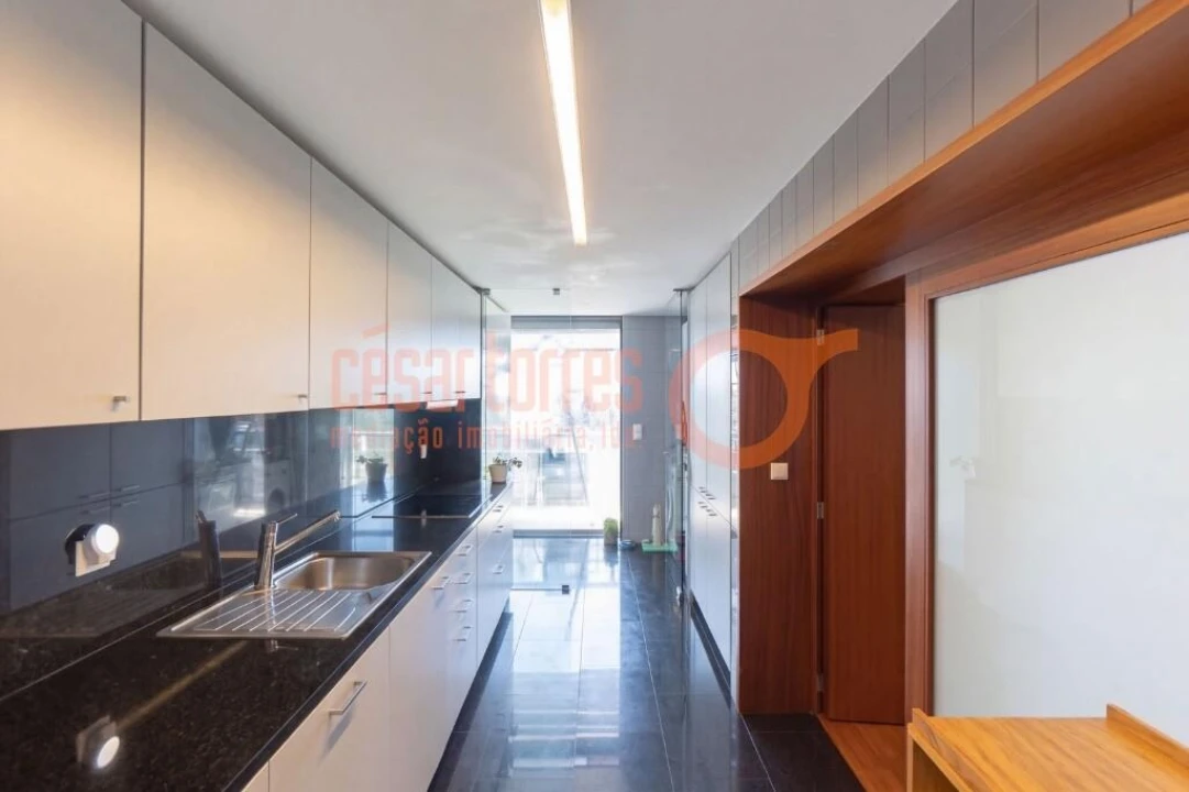 Apartamento T3 para Venda em Arcozelo Foto 3