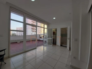 Apartamento T1 para Venda em Corroios