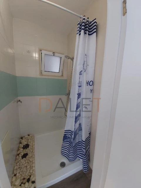 Apartamento T1 para Venda em Corroios