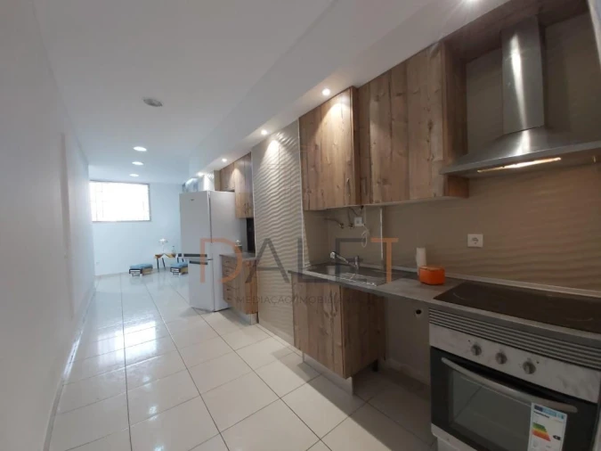 Apartamento T1 para Venda em Corroios Foto 2