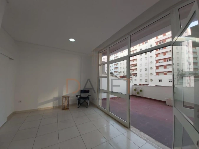 Apartamento T1 para Venda em Corroios Foto 8