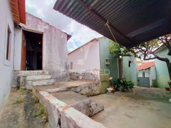 Moradia T2 para Venda em Alcanede Foto 18