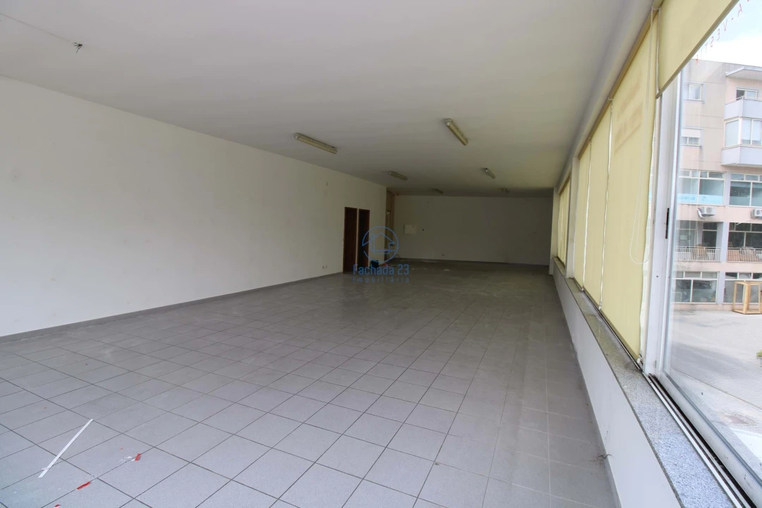 Negócio para Venda em Fervença Foto 1