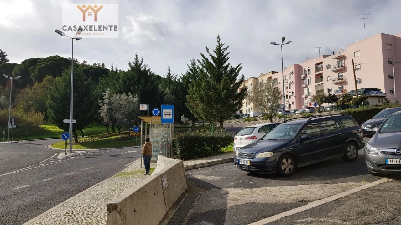 Loja para Arrendamento em Pontinha e Famões Foto 18