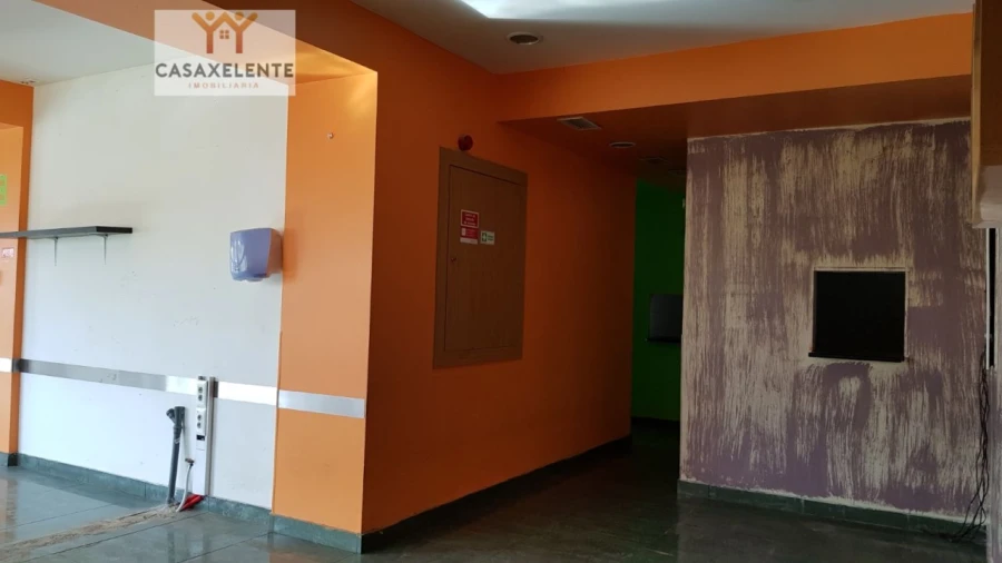 Loja para Arrendamento em Pontinha e Famões Foto 12