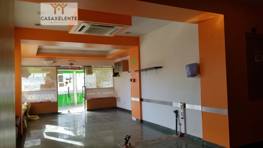 Loja para Arrendamento em Pontinha e Famões Foto 13