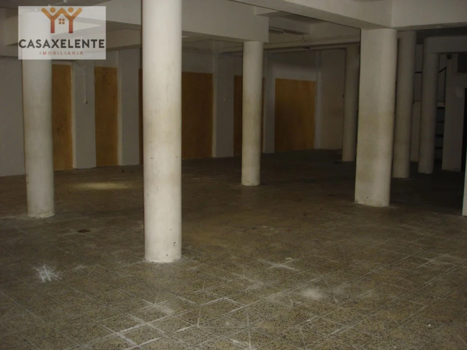 Armazém para Arrendamento em Pontinha e Famões Foto 3