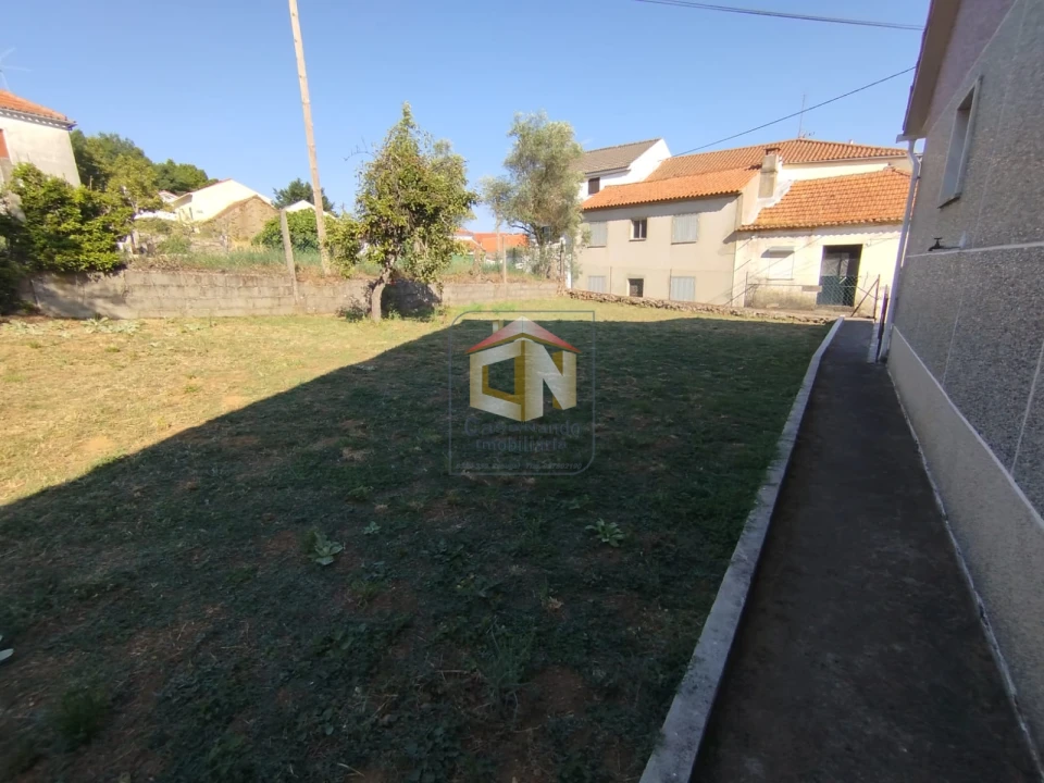 Moradia T5 para Venda em Quadrazais Foto 9