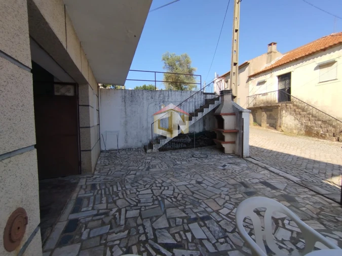 Moradia T5 para Venda em Quadrazais Foto 7