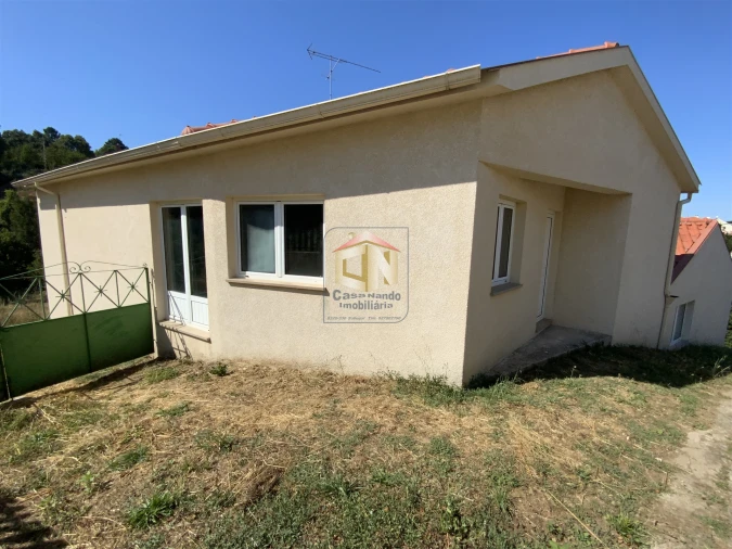 Moradia T2 para Venda em Sabugal e Aldeia de Santo António Foto 3